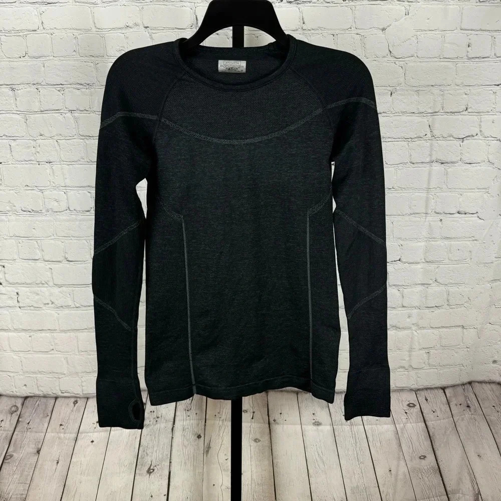 Athleta Embodiment Crewneck Dark Gray Fitted Long Sleeve Workout Top Size Small